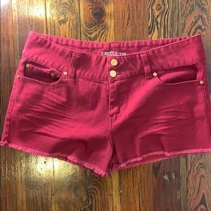 EUC refuge maroon shorts size 12